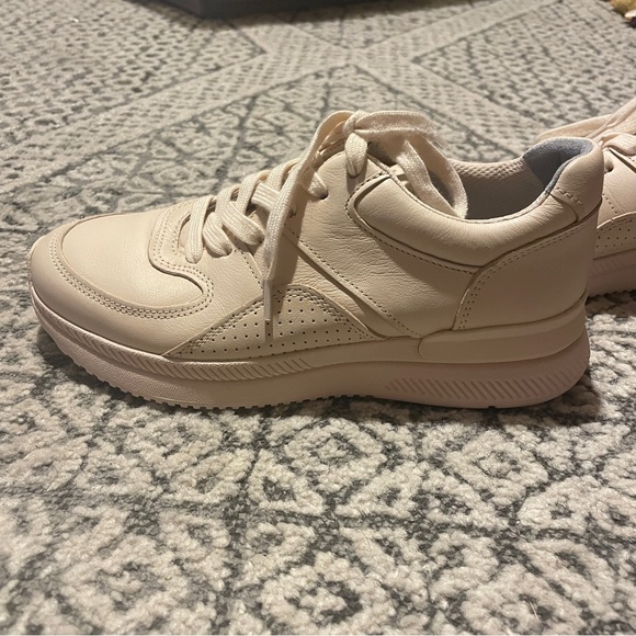 The Trainer by Everlane in Blush NWOB - Picture 7 of 8